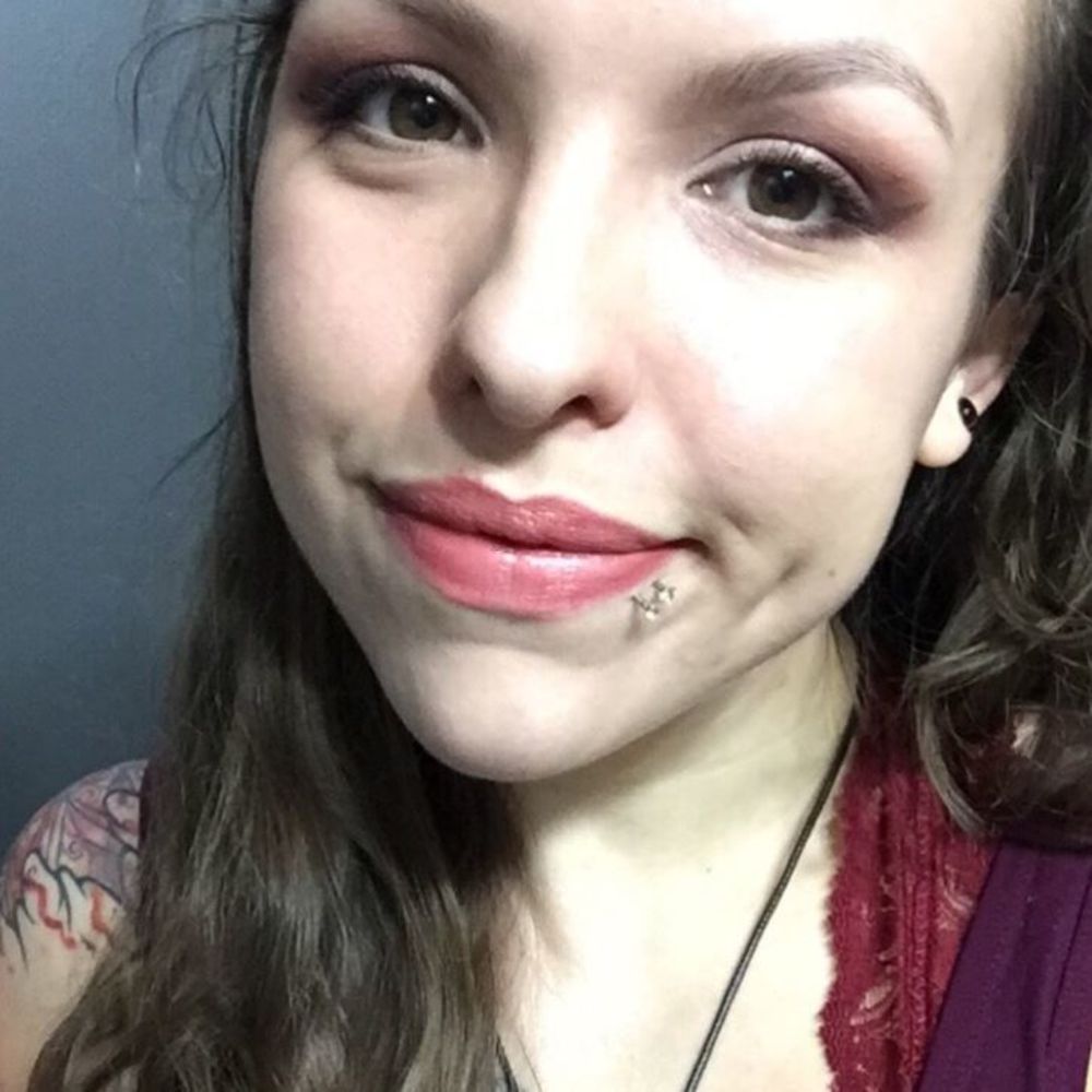 Meet your Posher, Ashley